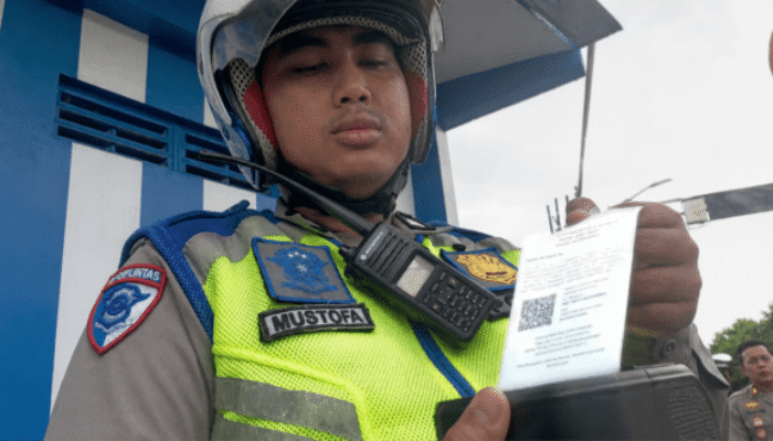 Polres Tulungagung Menerapkan ETLE Handheld, Pelanggaran Langsung Terekam.