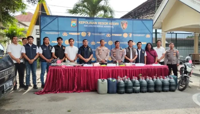 Polres Kediri Mengungkap Kasus Illegal Logging Serta Penyalahgunaan BBM Subsidi