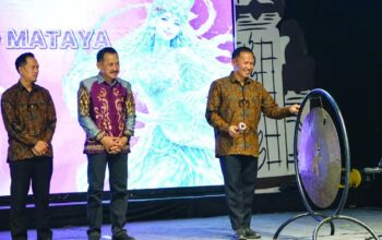 Ketua DPRD Tulungagung Mendampingi Plt Bupati Pembukaan Acara Bumi Ngrowo Mataya.