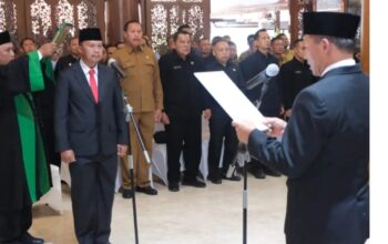 Plt. Bupati Tulungagung Melantik Kembali Tri Hariadi Sebagai Penjabat Sekretaris Daerah Tulungagung.