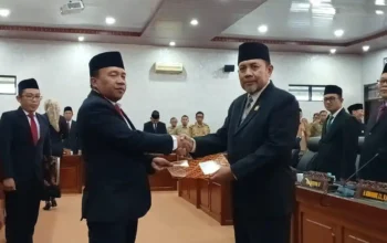 DPRD Trenggalek Menggelar Rapat Paripurna Pengambilan Sumpah Janji Terhadap Komarudin Dari Fraksi PKS.