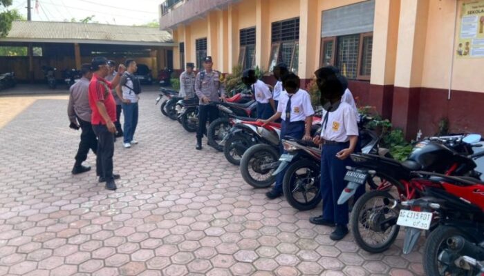 Razia Knalpot Brong di Dua SMP Kalidawir, Polisi Amankan 14 Motor Pelajar