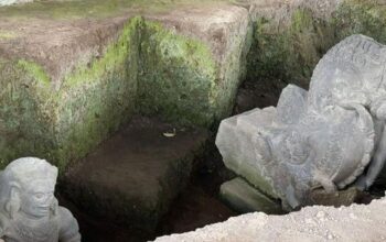 Menggemparkan Kabupaten Kediri, Ada Penemuan Bangunan Arca Candi Dengan Ukuran Besar Di Situs Adan – Adan.