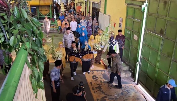 Pabrik Gula Mojopanggung Tulungagung Melakukan Tradisi Manten Tebu Mengawali Agenda Buka Giling Pabrik Tebu.