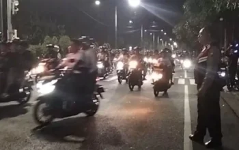 Petugas Gabungan Di Kediri Amankan Puluhan Pemuda Yang Konvoi Dengan Kendaraan Yang Tidak Sesuai Aturan.