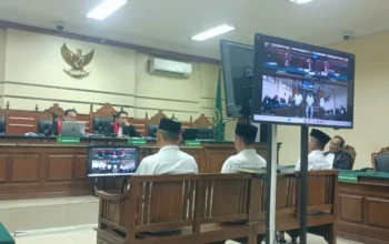 Terbukti Melakukan Tindakan Pidana Korupsi Dengan Melakukan Jual Beli Jabatan.